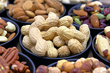 Аллергия на орехи и арахис у детей